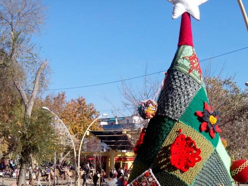 Urban knitting con Tejiendo la ciudad