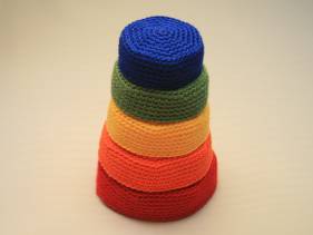 Cubiletes de colores en crochet