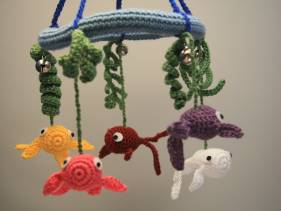 Movil de peces amigurumi