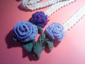 Bufanda-collar de crochet con flores