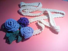 Bufanda-collar de crochet con flores
