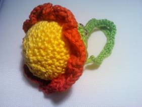 Sonjero amigurimi con cascabeles