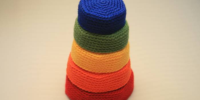 Cubiletes de colores en crochet