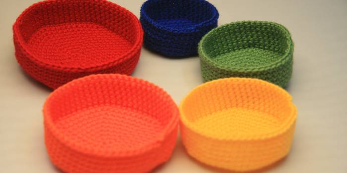 Cubiletes de colores en crochet
