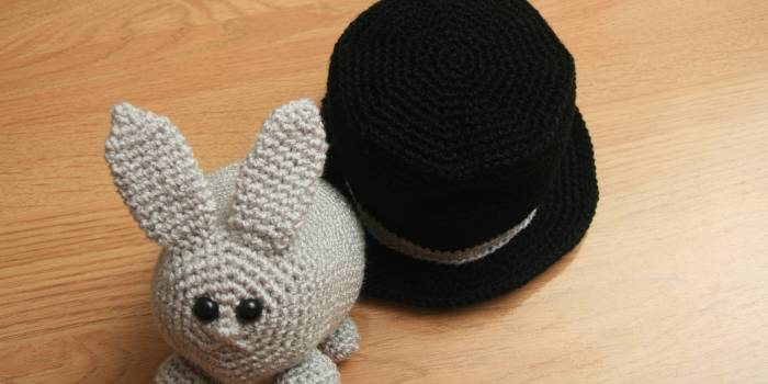 Conejo y chistera amigurumis
