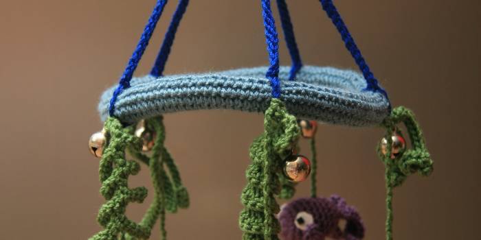 Movil de peces amigurumi