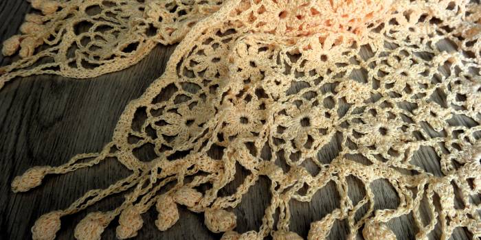 Amity shawl