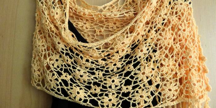 Amity shawl