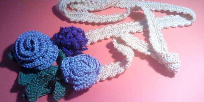Bufanda-collar de crochet con flores