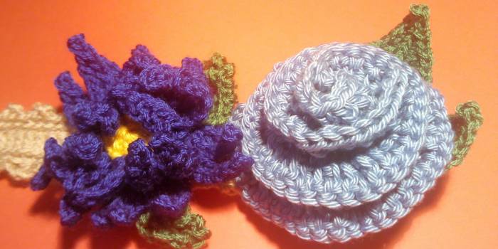 Bufanda-collar de crochet con flores