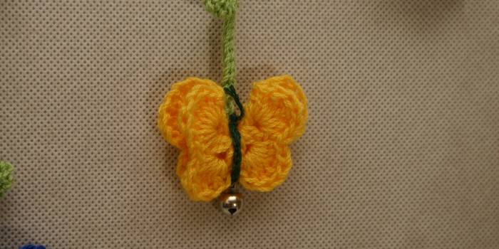 Móvil de mariposas para bebé